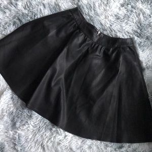 BLACK LEATHER SKIRT